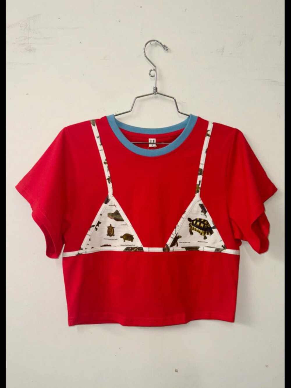 rare NWT - FBC Scrap Cotton Bikini Bod Tommy Tee - Red / Turtles - L